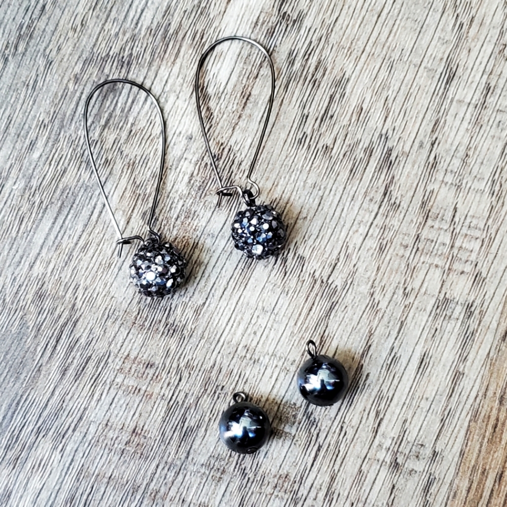2-in-1 Metallic black sparkly balls drop earrings NWOT
